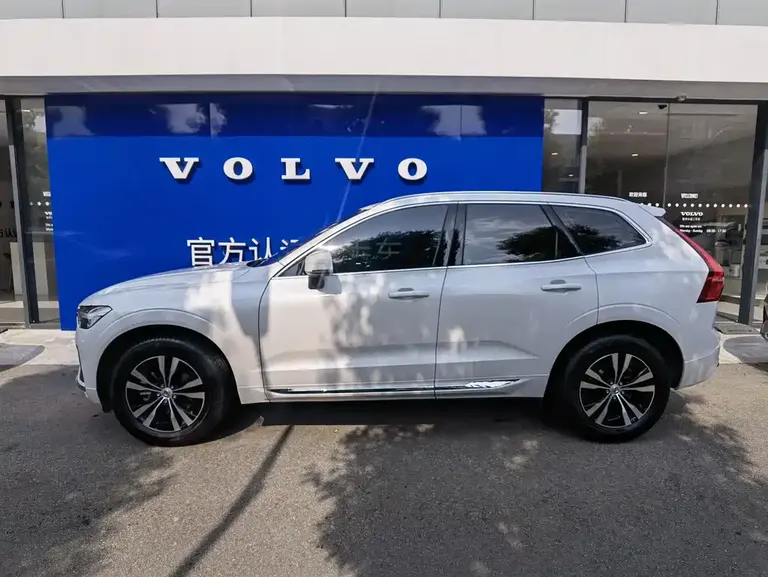 Volvo XC60 B5 4 WD Smart Ease Luxury