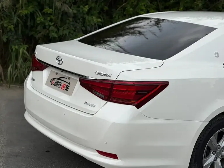 Toyota Crown 2.0 T Fashion