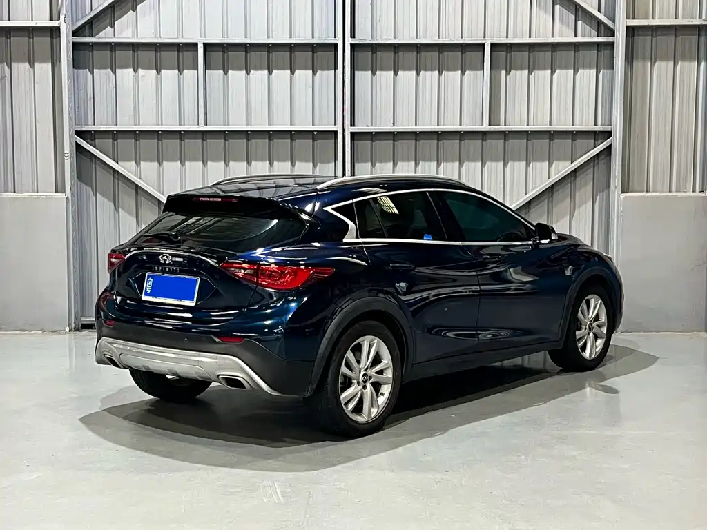 Infiniti QX30 1.6 T 2 WD Fashion