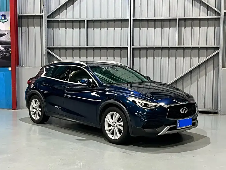 Infiniti QX30 1.6 T 2 WD Fashion