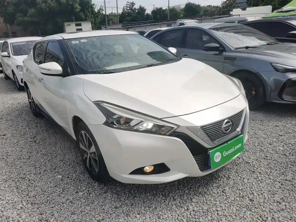 Lannia 1.6 L CVT Cool