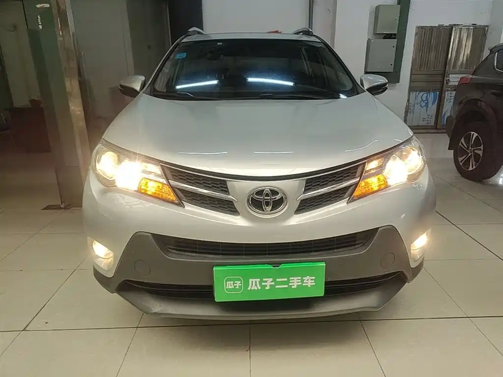RAV4 2.0 L CVT 2 WD Style
