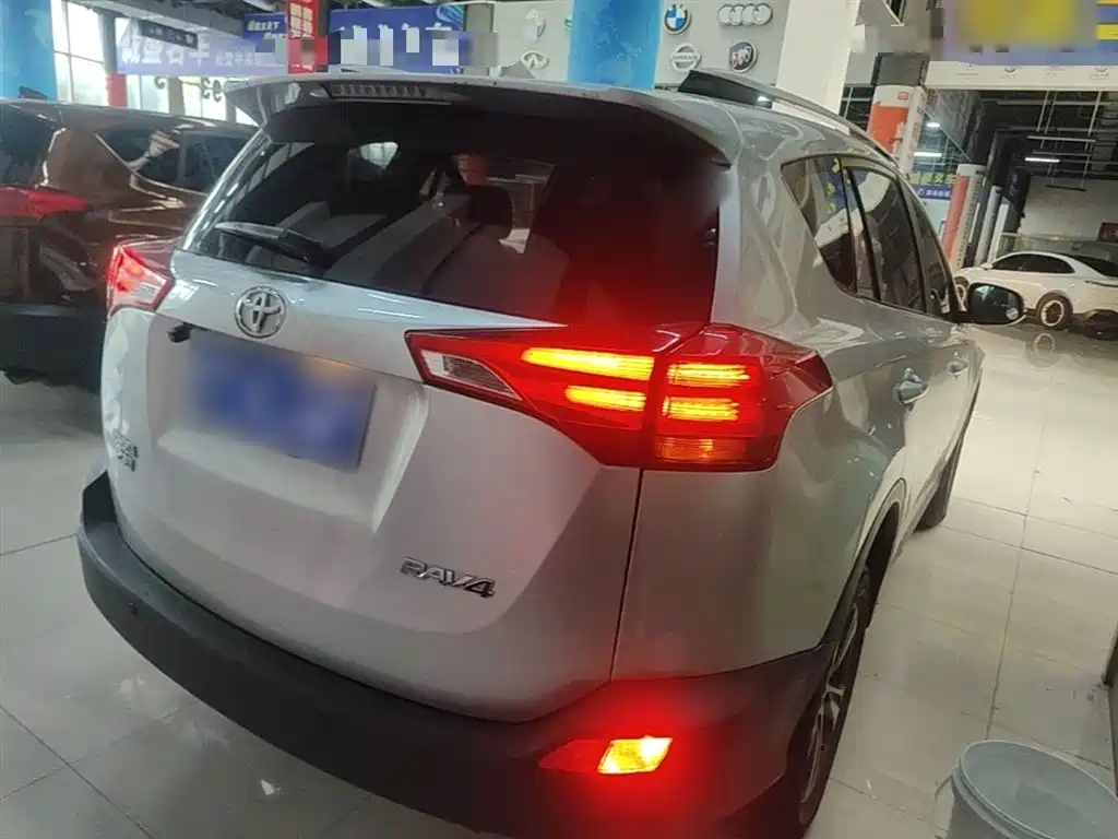 RAV4 2.0 L CVT 2 WD Style