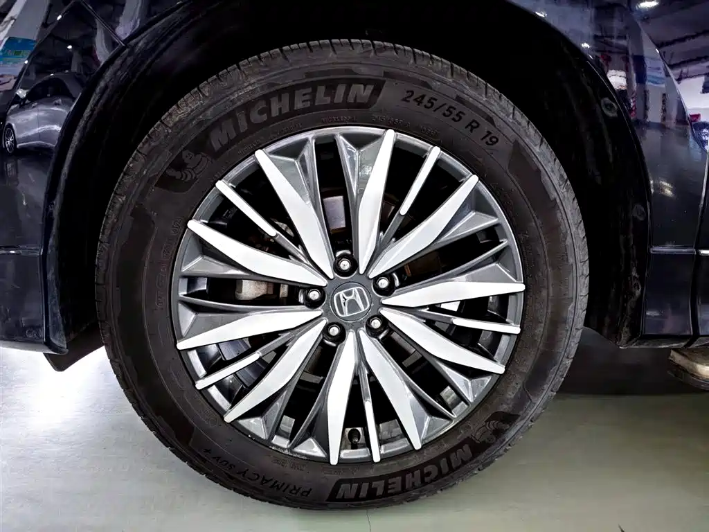 Avancier 370 TURBO 4 WD Premium