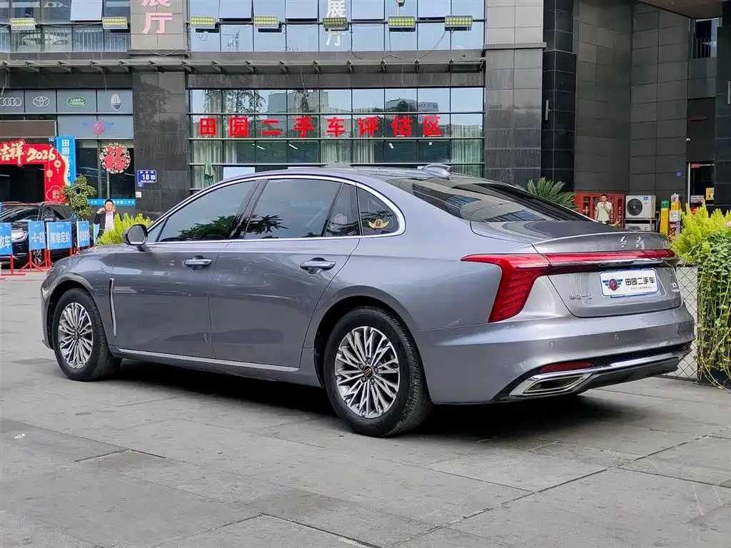 Hongqi H5 2.0 T Auto Connected Flagship Enjoyment