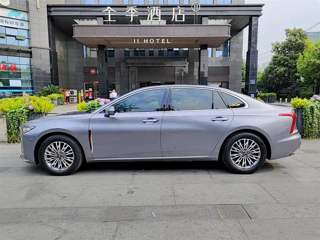 Hongqi H5 2.0 T Auto Connected Flagship Enjoyment