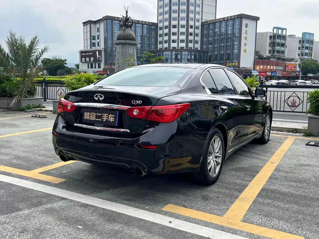 Infiniti Q50 L 2.0 T Joy