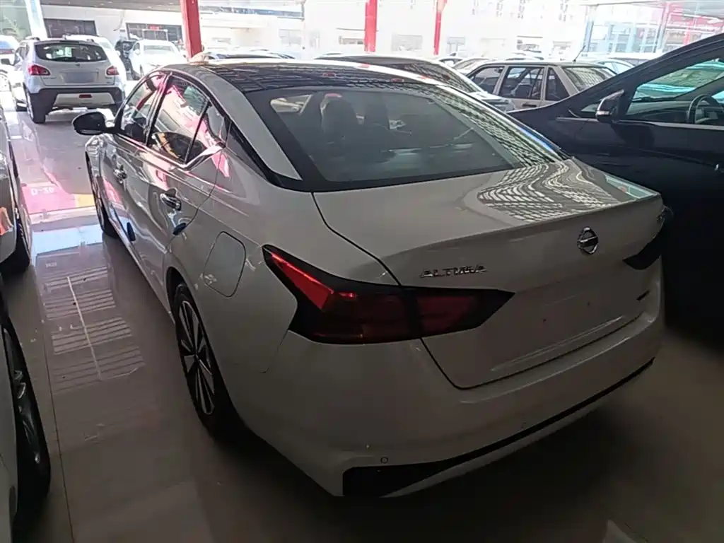 Teana 2.0 L XL Comfort