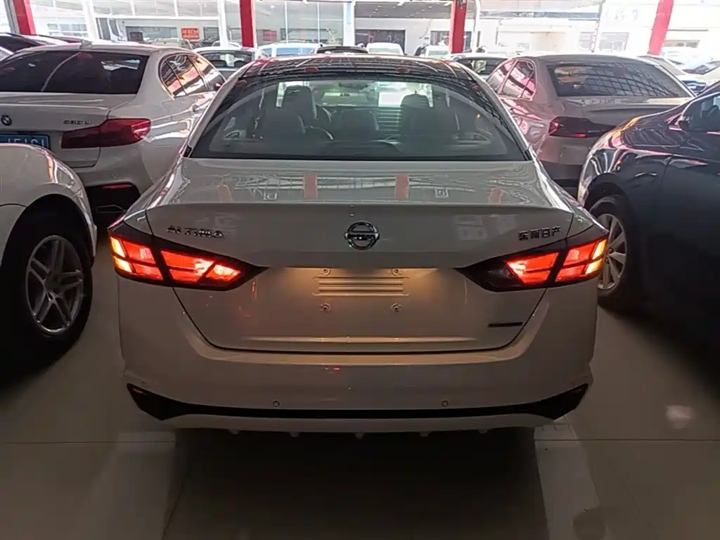 Teana 2.0 L XL Comfort