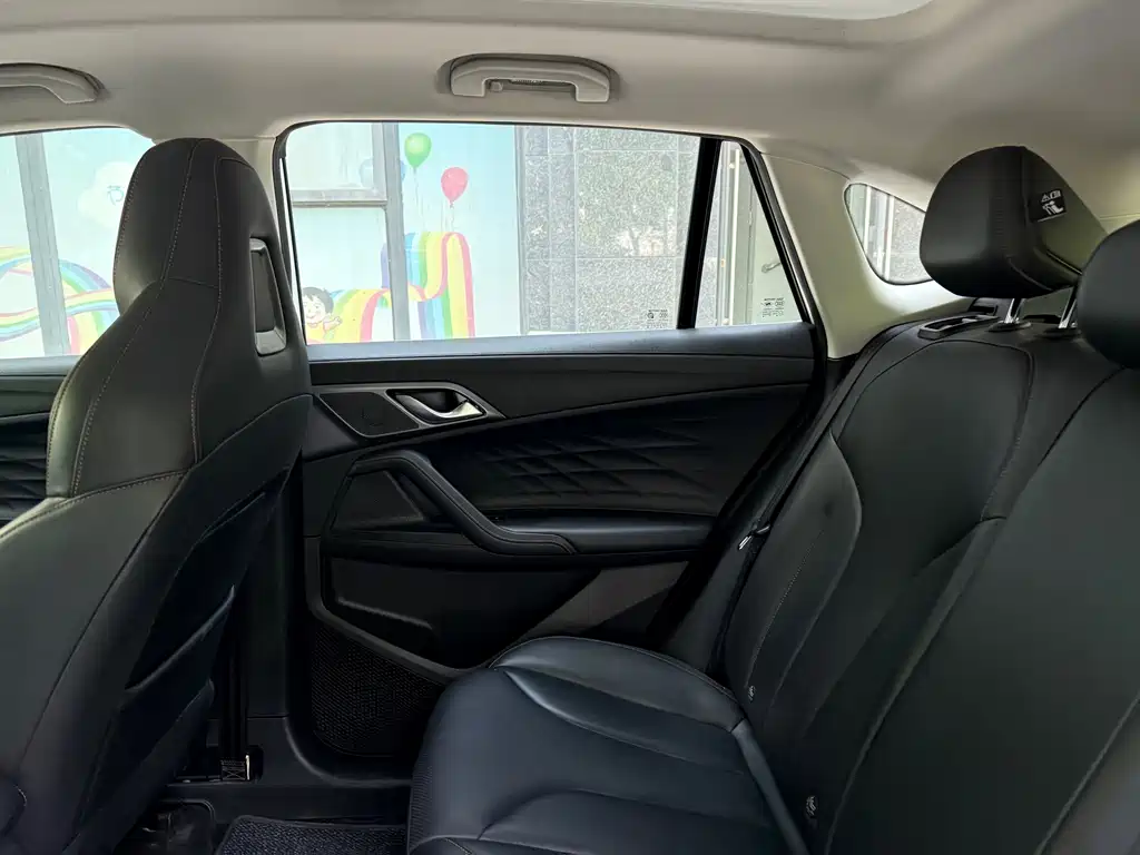 Roewe RX5 1.5 T Super Sense Elite