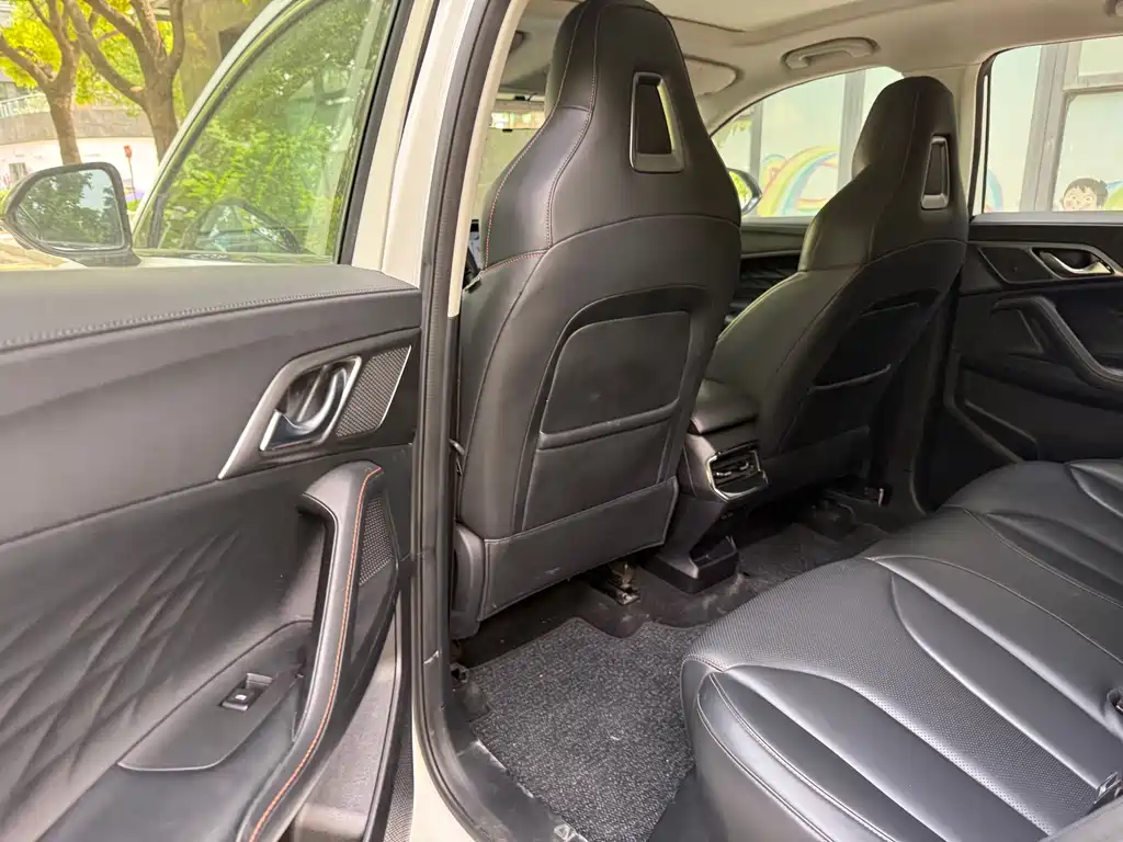 Roewe RX5 1.5 T Super Sense Elite