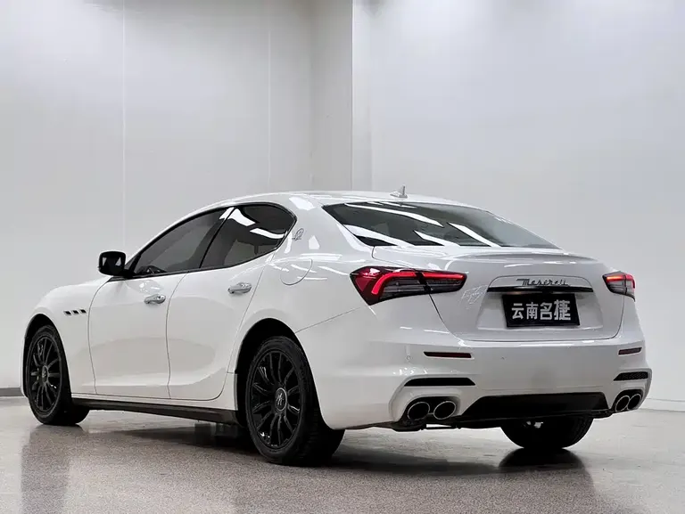 Maserati Ghibli 3.0 T Standard