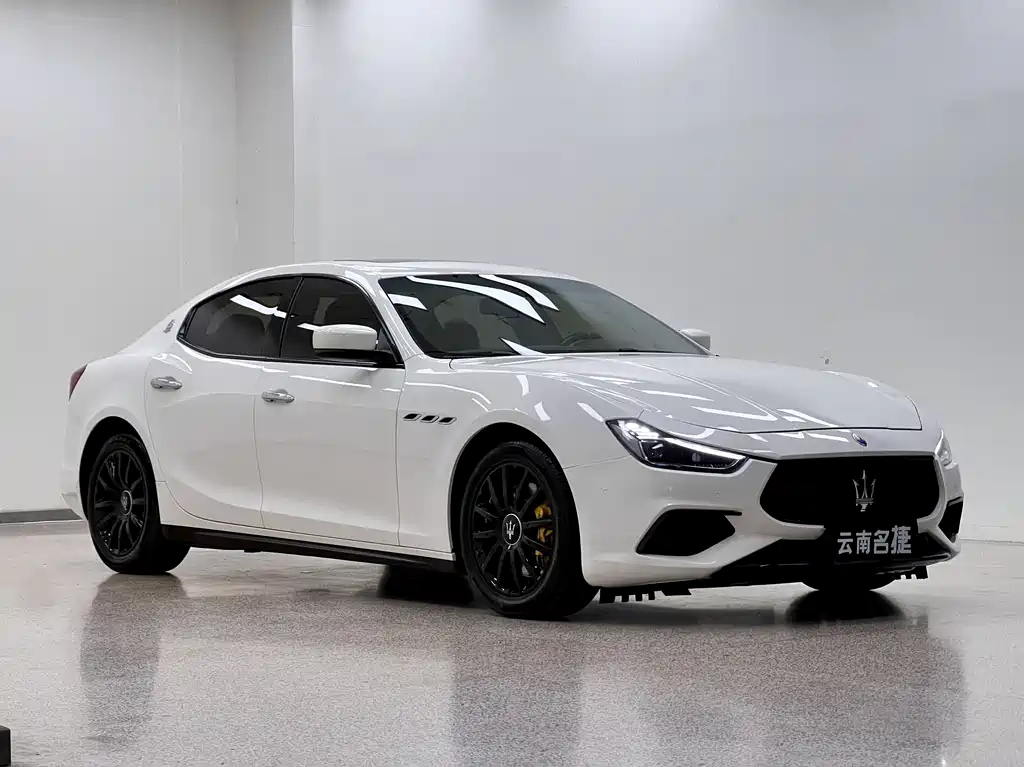 Ghibli 3.0 T Standard