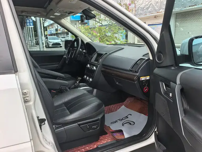 Land Rover Freelander 2 2.0 T Si4 SE Gasoline