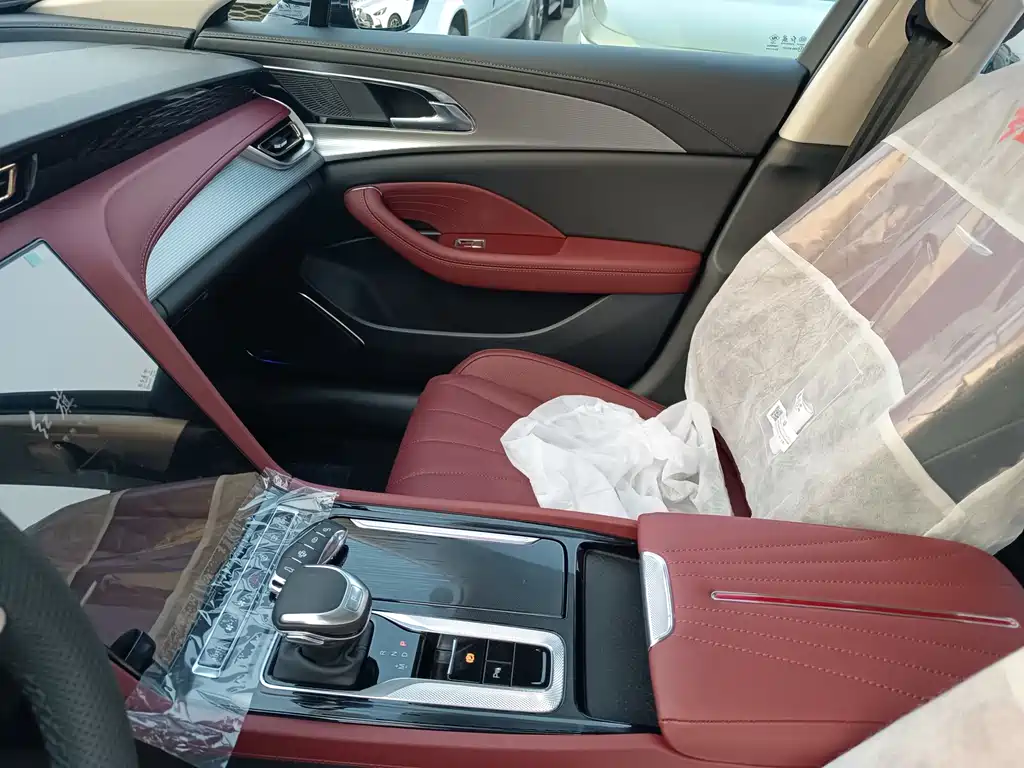 Hongqi H5 1.5 T DCT Connected Flagship Joy