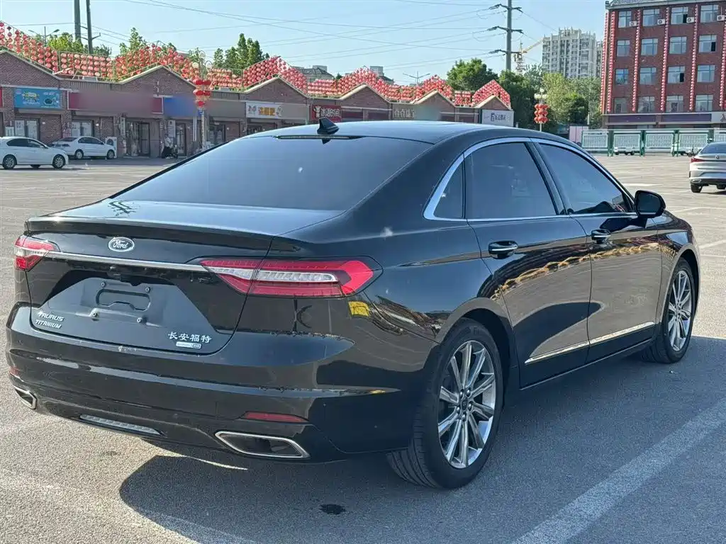 Taurus EcoBoost 245 Premium