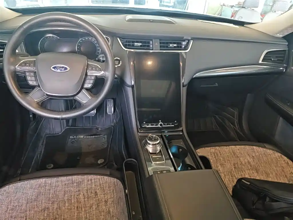 Taurus EcoBoost 245 Premium