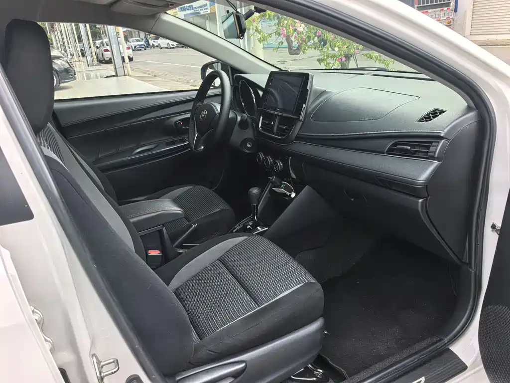 Vios 1.5 L CVT Creation