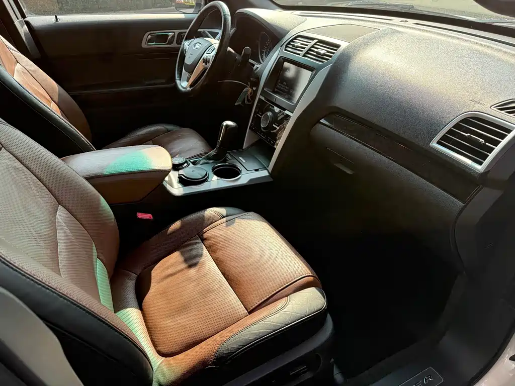 Explorer (Import) 3.5 L Premium