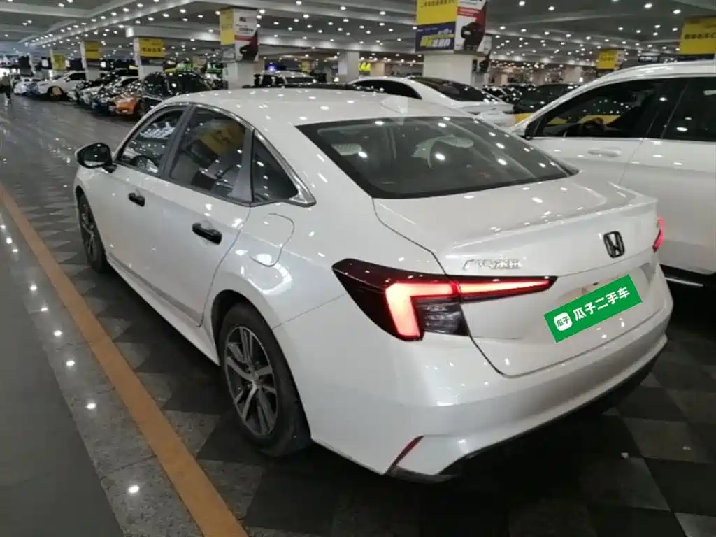Integra 240 TURBO CVT Leading