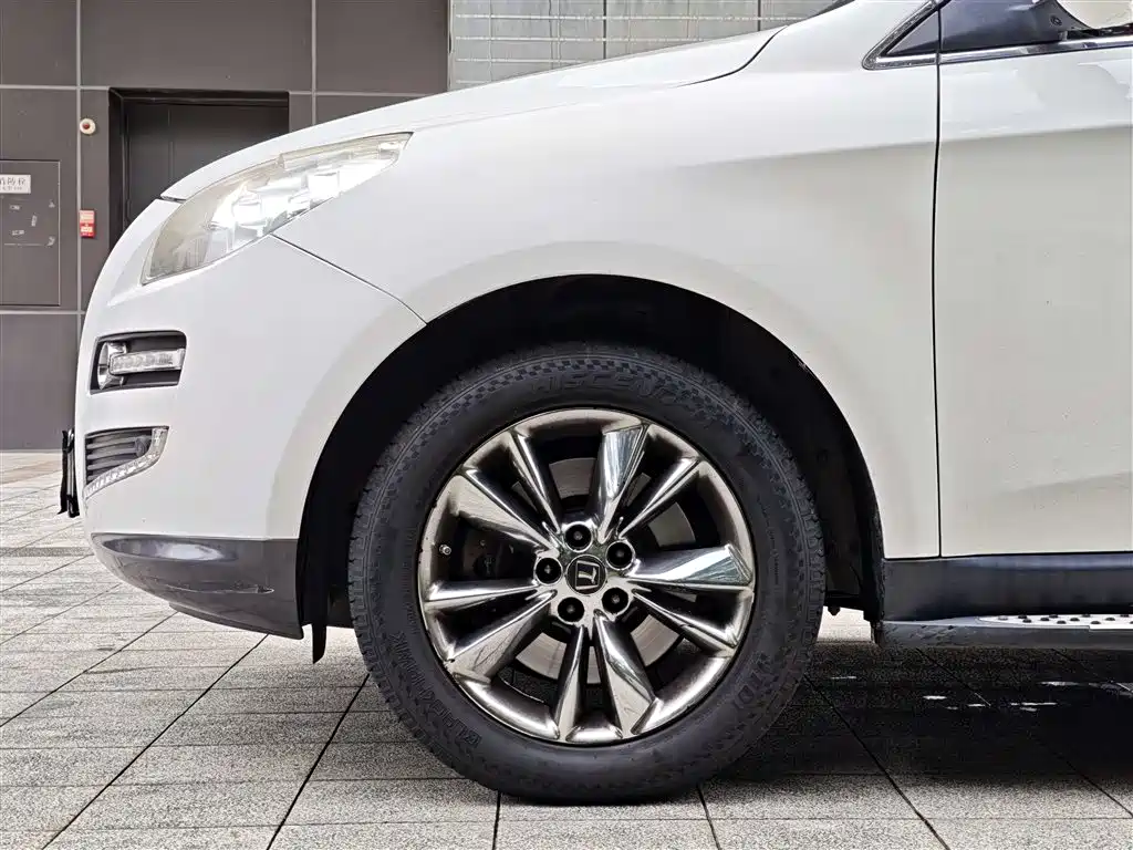 Luxgen 7 SUV 大7 SUV 2012款 锋芒限量版 2.2 T 两驱智慧型