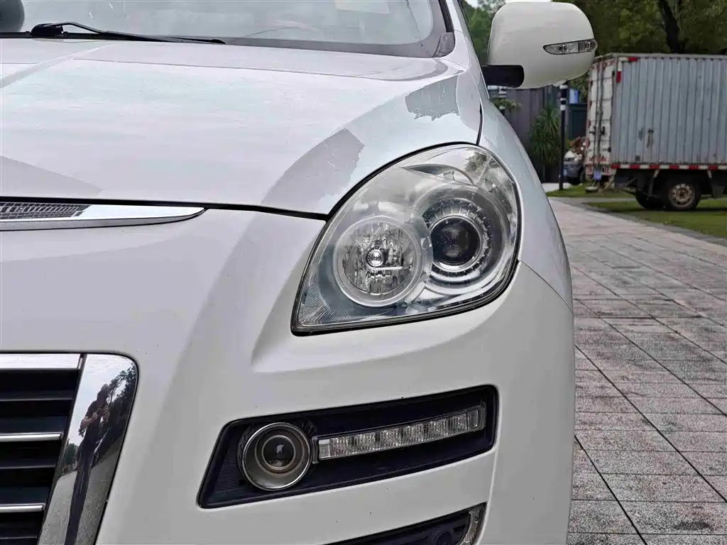 Luxgen 7 SUV 大7 SUV 2012款 锋芒限量版 2.2 T 两驱智慧型