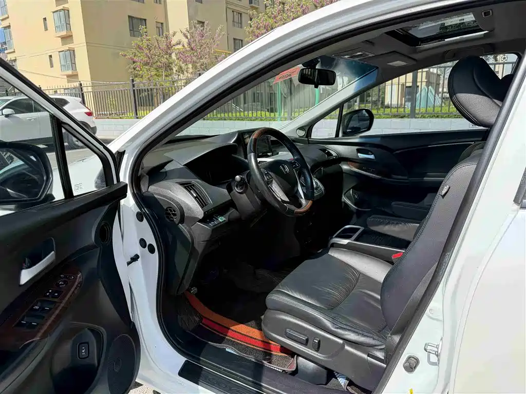 Odyssey 2.4 L Luxury