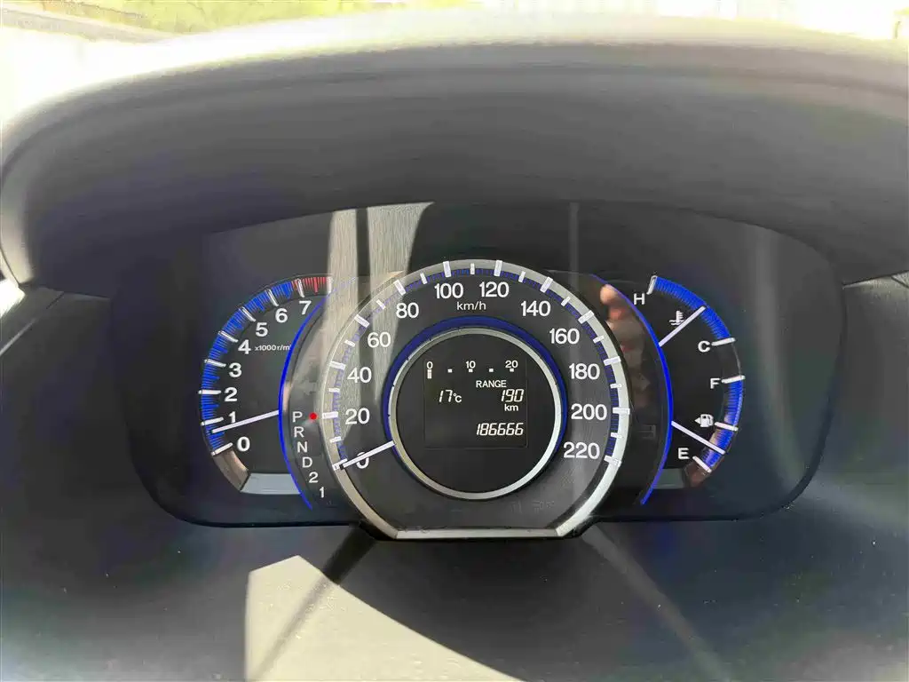 Odyssey 2.4 L Luxury