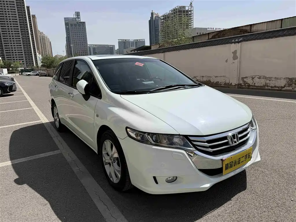 Odyssey 2.4 L Luxury