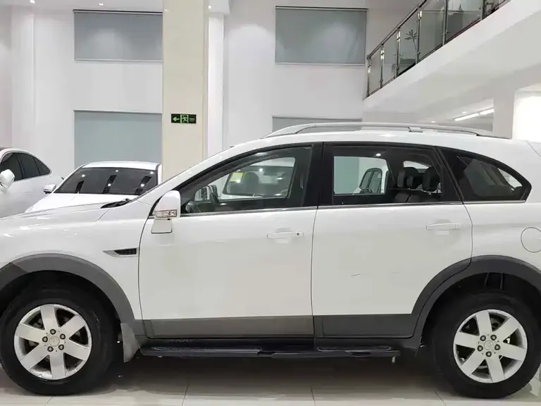 Chevrolet Captiva 2.4 L 2 WD City 7-seat