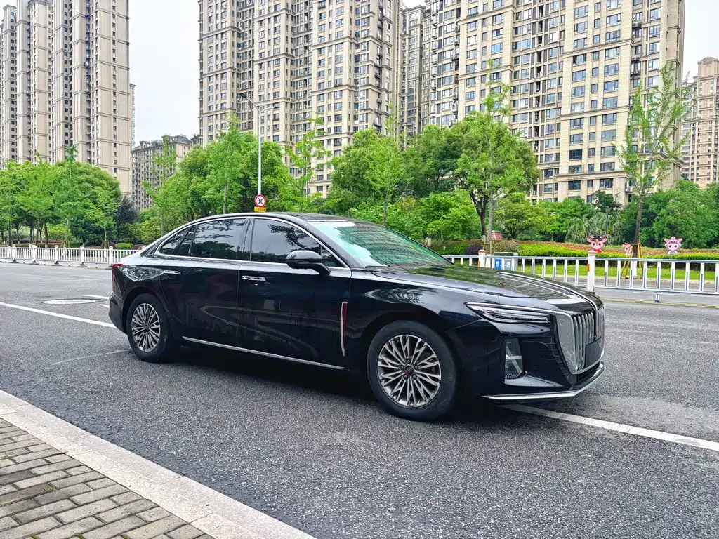 Hongqi H5 1.5 T DCT Connected Flagship Charm