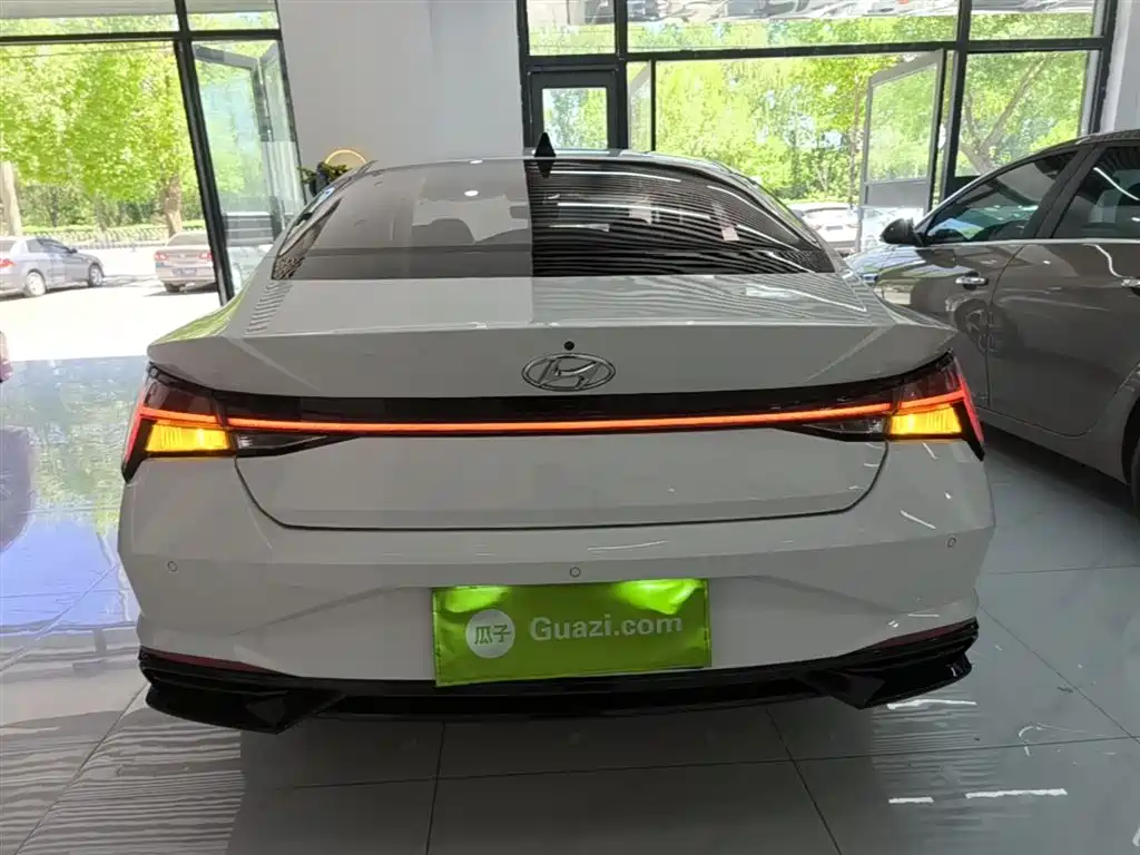 Elantra 1.5 L CVT LUX Distinguished