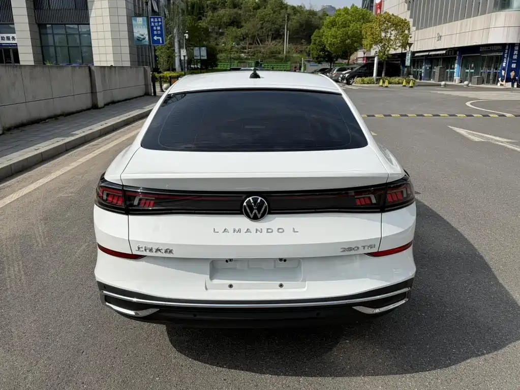 Lamando Lamando L 280 TSI DSG Dazzle Hot