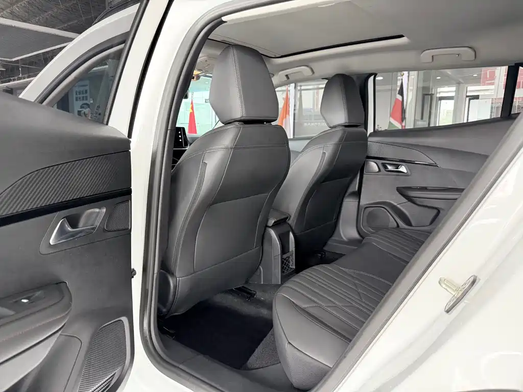 Peugeot 2008 2022 230 THP THE ONE