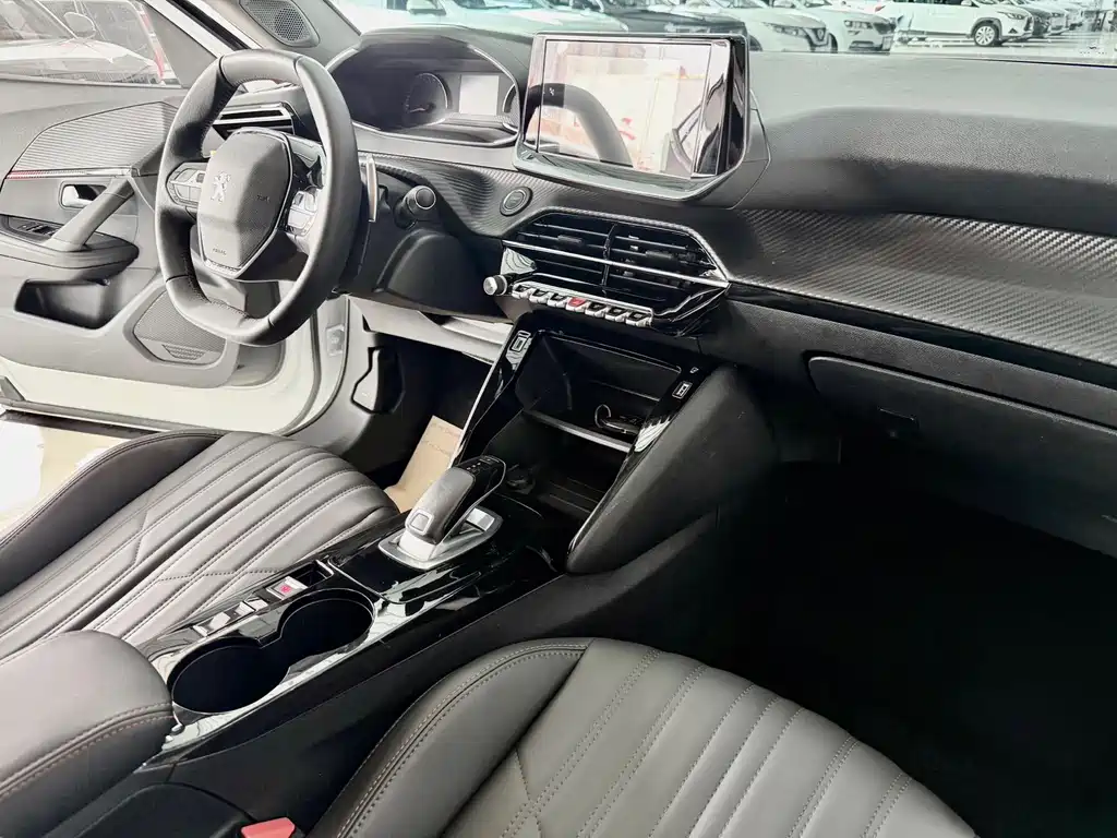 Peugeot 2008 2022 230 THP THE ONE