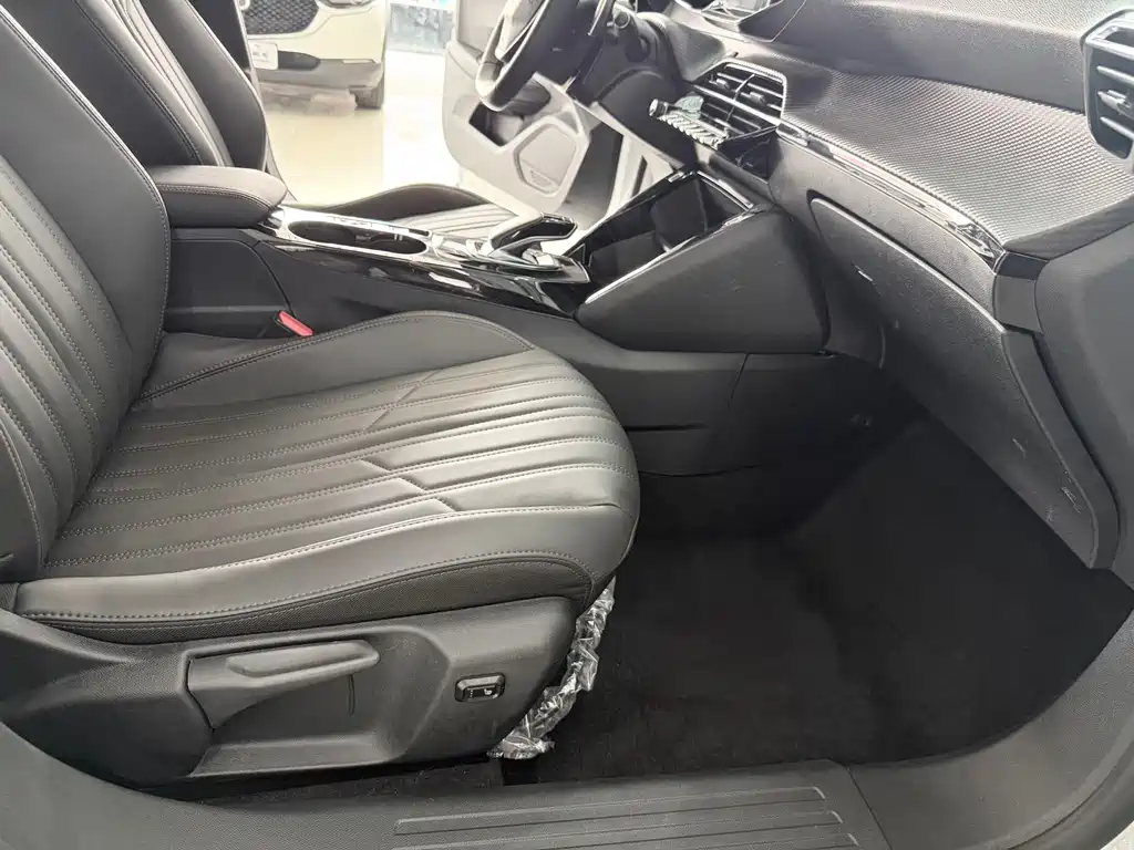 Peugeot 2008 2022 230 THP THE ONE