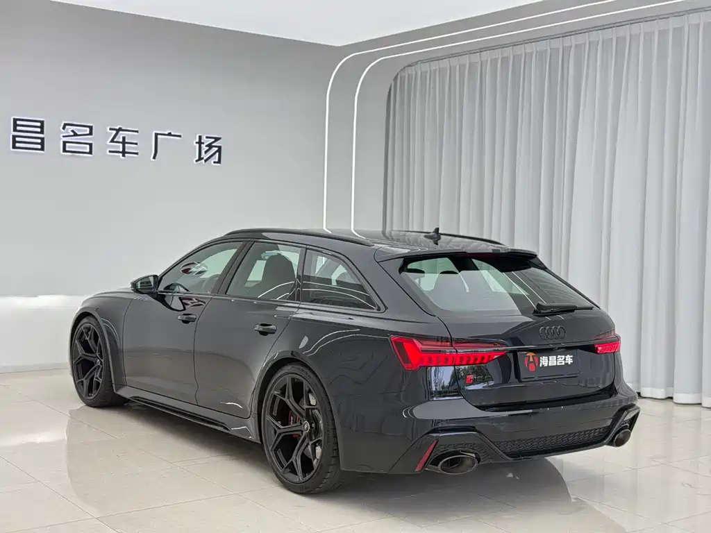 Audi RS 6 RS 6 4.0 T Avant performance