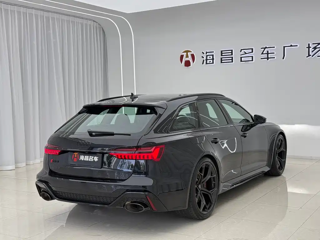 Audi RS 6 RS 6 4.0 T Avant performance