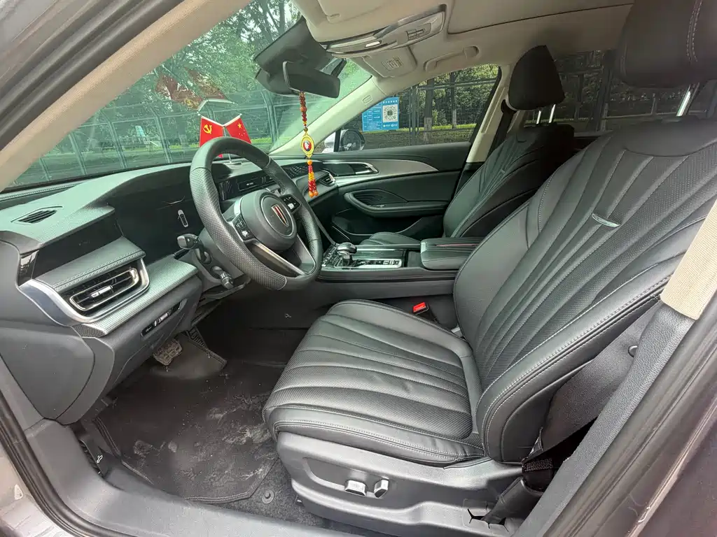 Hongqi H5 2.0 T Auto Connected Flagship Leading
