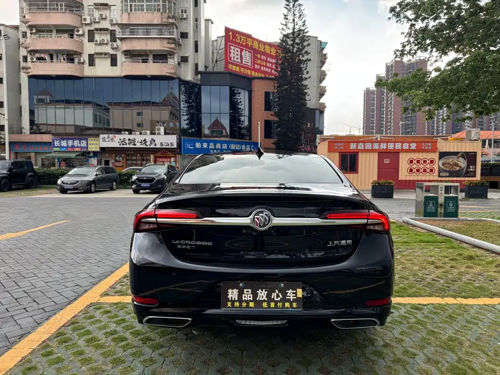 LaCrosse 652 T Luxury