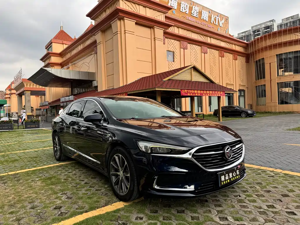 LaCrosse 652 T Luxury