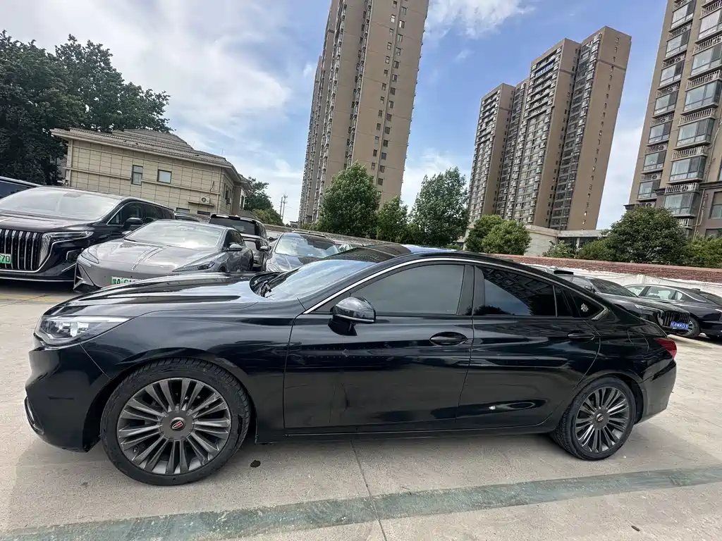 Hongqi H5 30 TD Connected Charm Motion