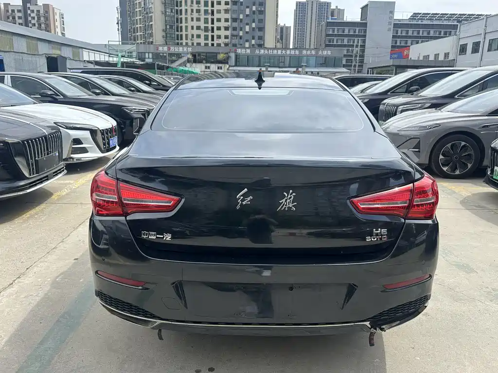Hongqi H5 30 TD Connected Charm Motion
