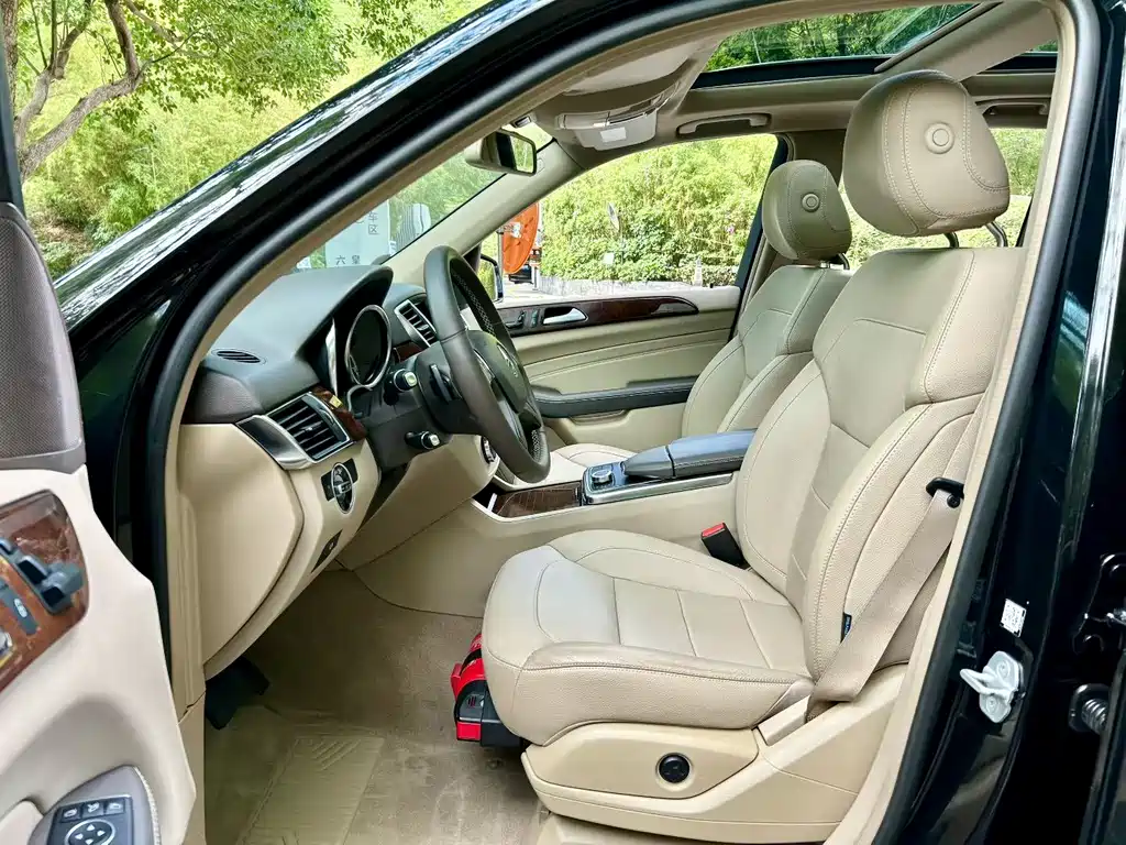 Mercedes-Benz M-Class ML 400 4 MATIC Dynamic
