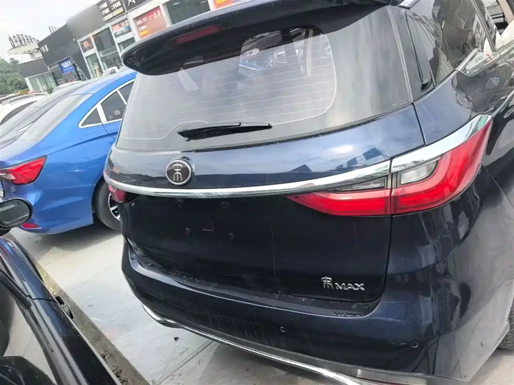 Song MAX 1.5 T Auto Connected Distinguished 7-seat