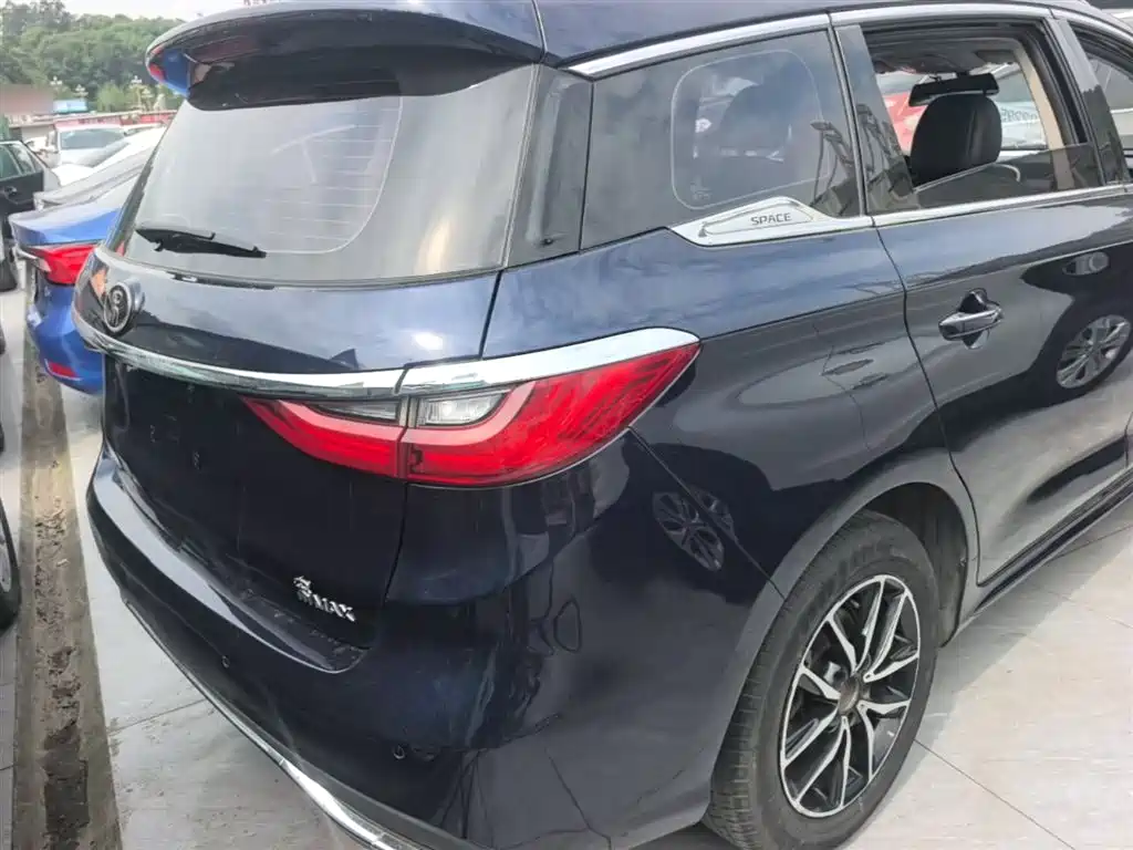 Song MAX 1.5 T Auto Connected Distinguished 7-seat