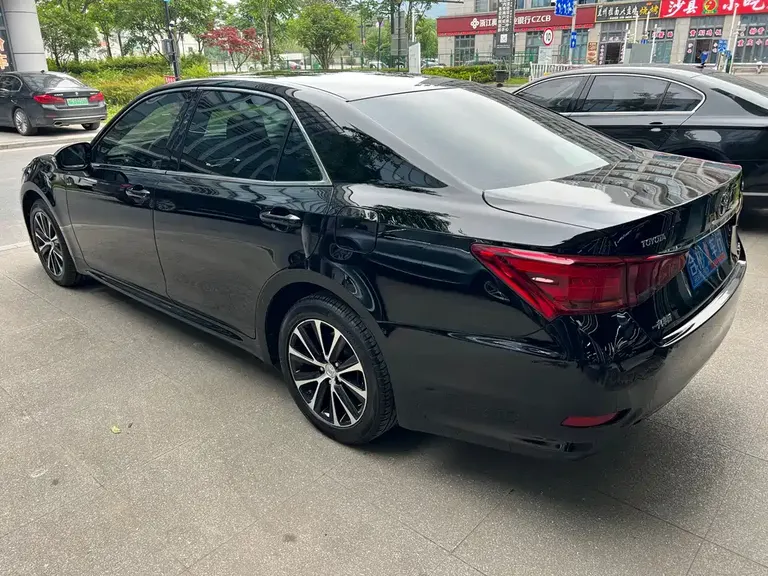 Toyota Crown 2.0 T Fashion