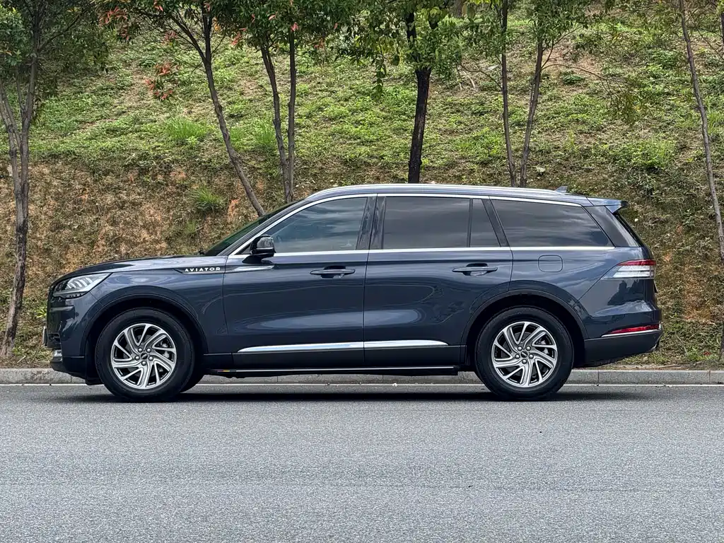 Aviator 3.0 T V6 4 WD Premium