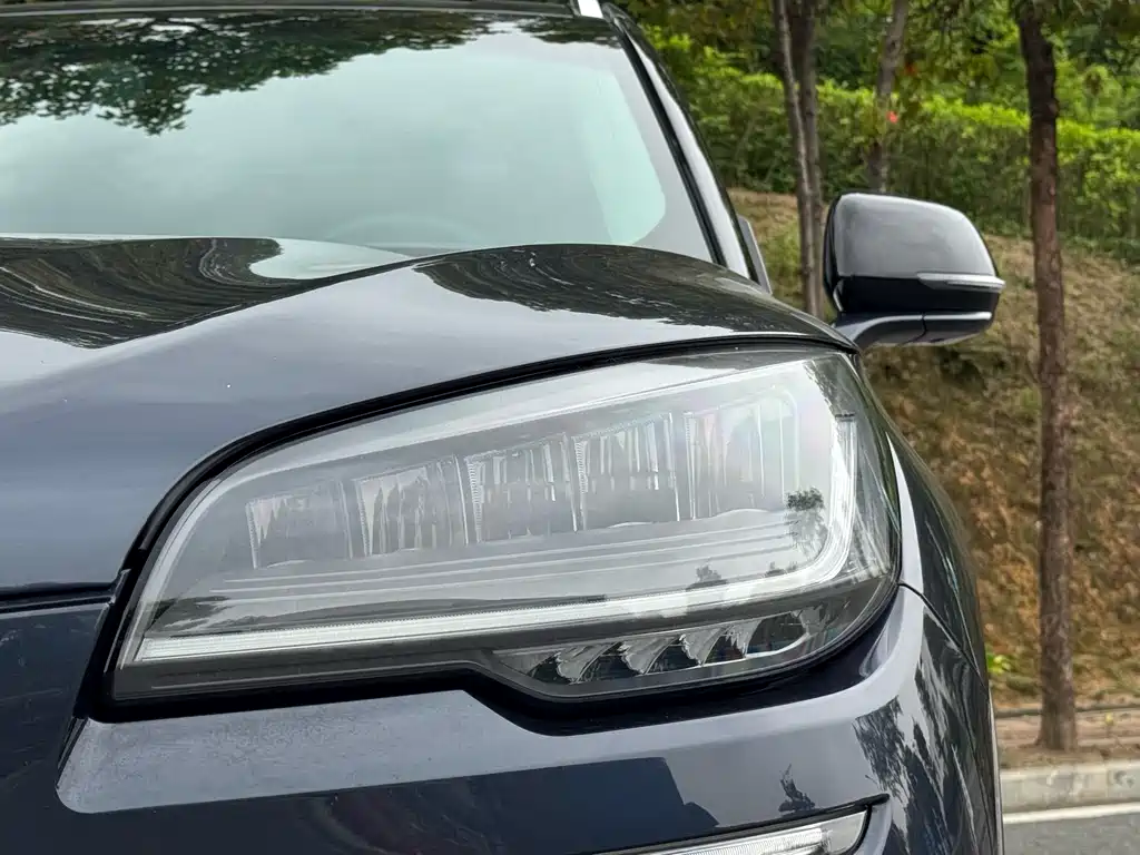 Aviator 3.0 T V6 4 WD Premium