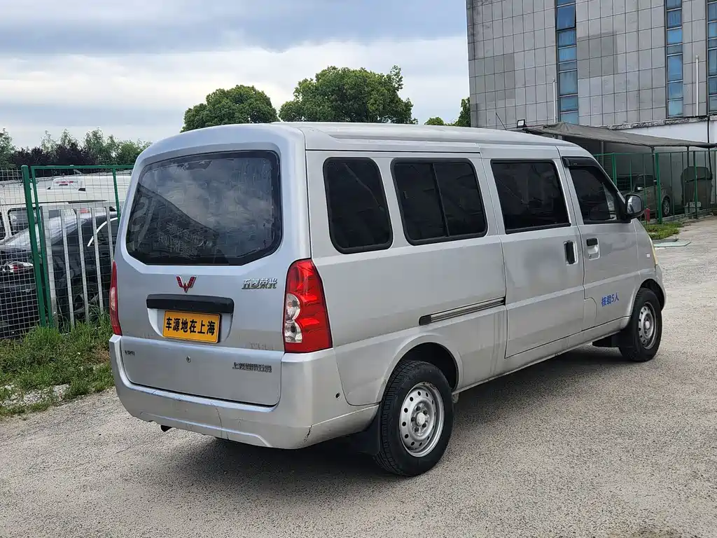 Wuling Rongguang 五菱荣光 2017款 1.2 L 加长基本型